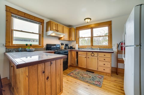 Kitchen | 1st Floor | Blender | Toaster | Cooking Basics | Spices