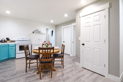 Kitchen | Coffee Maker | Spices | Toaster | Cooking Basics