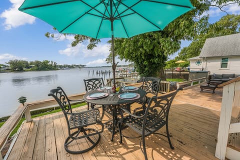 Waterfront home on Monroe Bay in the heart of Colonial Beach.