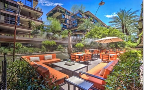 Metropolis restaurant onsite. Breakfast, happy hour, or weekend brunch.