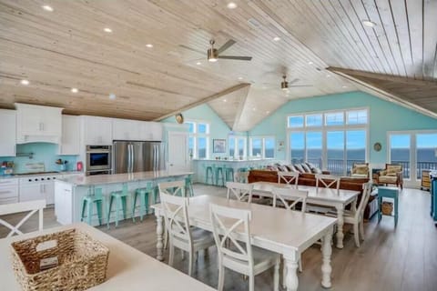 Open Floor Plan Living/Kitchen & Dining