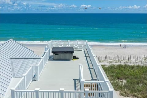 Oceanfront Hot Tub on Birds Nest Sun Deck