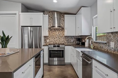 Kitchen 2 in back house