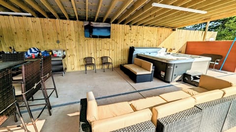 Huge Covered Pavilion at pool side!  Perfect for friends and family to gather 