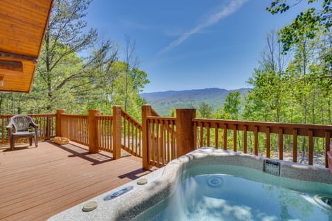 Gatlinburg Vacation Rental | 1BR + Loft | 2BA | Stairs to Access | 1,150 Sq Ft