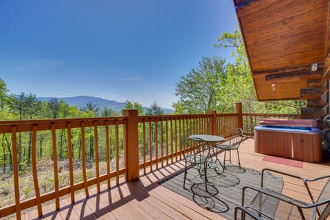 Gatlinburg Vacation Rental | 1BR + Loft | 2BA | Stairs to Access | 1,150 Sq Ft