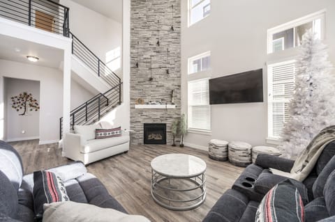 Family room, 2nd floor