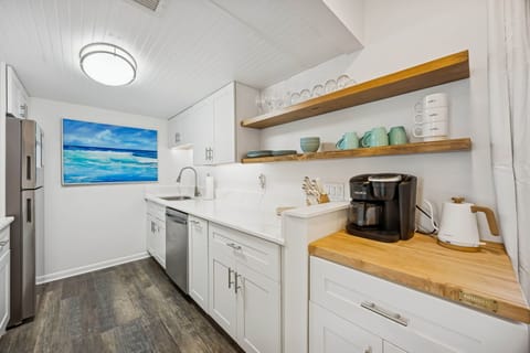 Coffee Enthusiasts Enjoy the Best of Both Worlds - Coffee Station with Drip and K-cup Combo Machine, ensuring your Perfect Cup Every Time