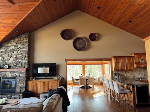 Expanded kitchen and dining wall