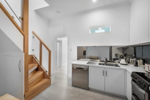 132 BRISBANE ST AIRBNB RETREATS TASMANIA APRIL 2023 high res-12