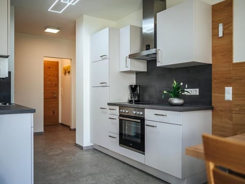 Villa: Suite Sonnenblume - Ferienwohnungen & Bungalows am Faaker See Kargl Farm Stay in Villach