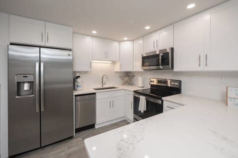 Our beautiful kitchen has all of the necessities you'll need. 