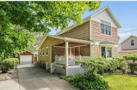 Beautiful home a block from the beach