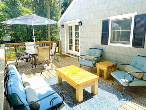 Deck lounge and dining area - outdoor furniture
