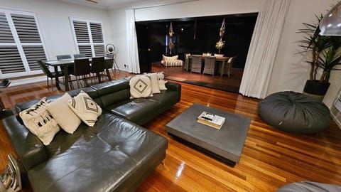 Lounge/Dining area