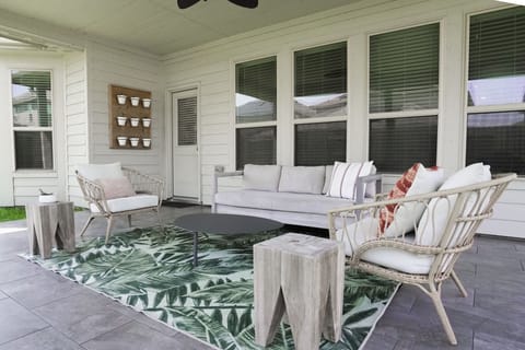 Covered Patio with Outdoor Seating Area