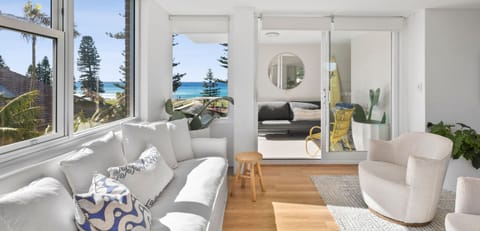 Beautiful Natural light at Salty Pines.
