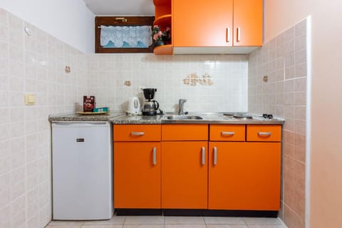 Kitchen area. Small kitchen