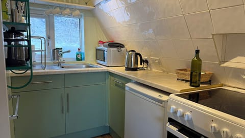 Your cabin has a well-equipped kitchen, enabling you to fully sefl-cater.