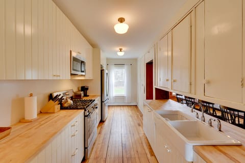 Kitchen | Drip & Keurig Coffee Makers | Teapot | Cooking Basics | 1st Floor