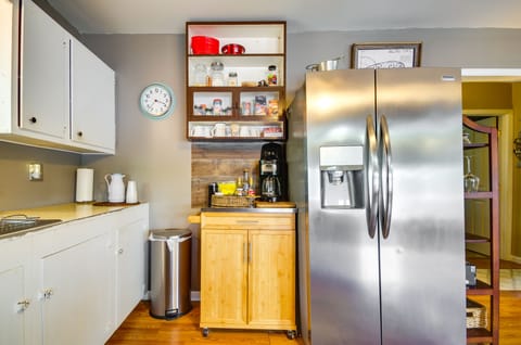 Kitchen | Main Level | Coffee Maker | Spices