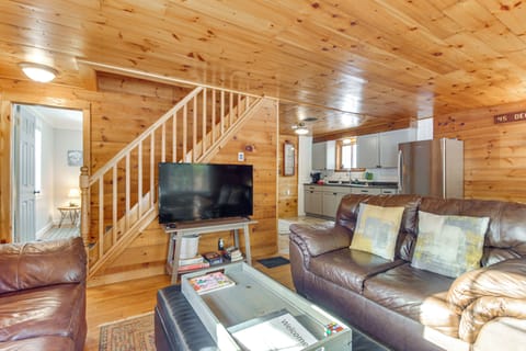 Living Room | Smart TV | Free WiFi