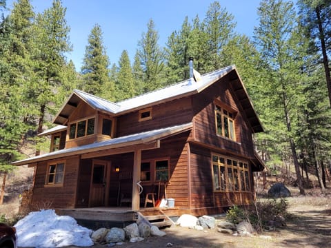 Welcome to Snowberry Cabin!