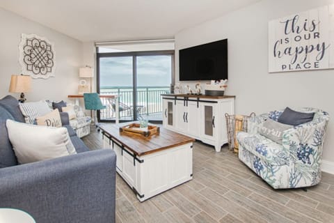Relax overlooking the ocean from your 10th floor retreat