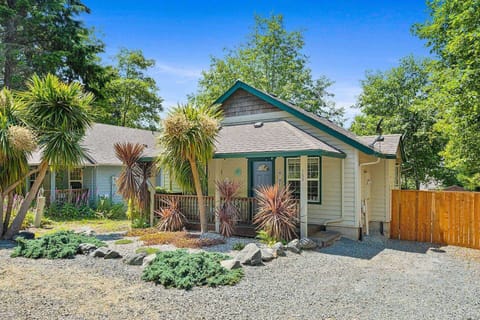 Welcome to the  Beach Bungalow. We hope we get to host you at this Rockaway Beach rental. Please reach out with any questions.
