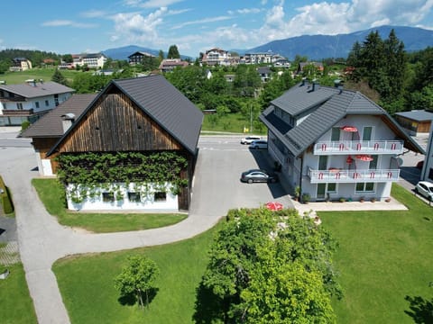Seeblickstrasse - Fewo Nr.2 - Ferienwohnungen Petschnig Bed and Breakfast in Villach