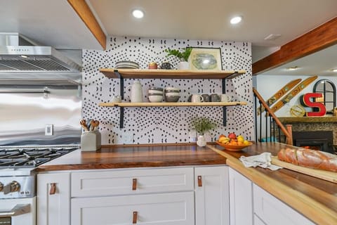 Kitchen- lots of storage and dishes ready for you!