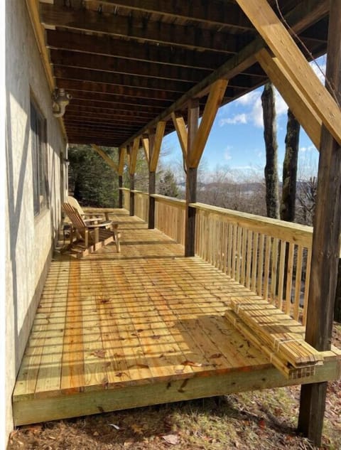 Lower level deck area with added seating