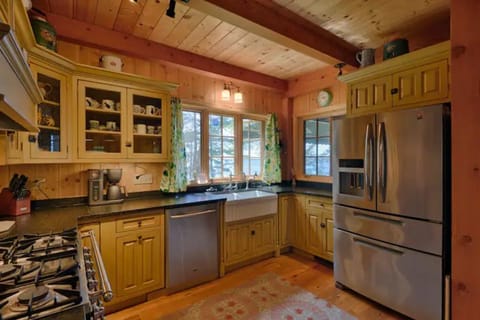 Large, modern electric refrigerator and freezer - rare in many cottages. 