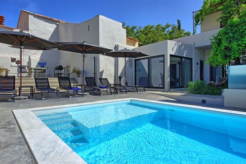 Building Exterior, Outdoor, Pool, Summer