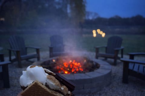 Unplug, unwind, and enjoy fireside moments with S'mores!