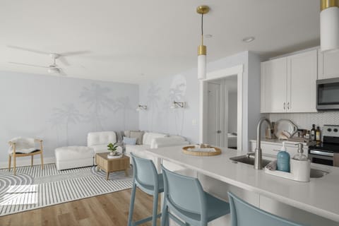 Flooded with gorgeous Fl sunshine! 