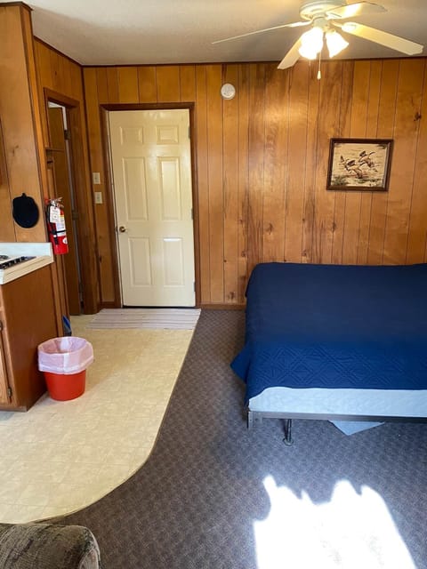 Cabin 3 - entry way (1)