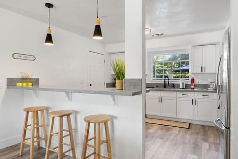 Make your meals effortlessly in this large kitchen. 