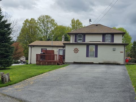 Main entrance and driveway