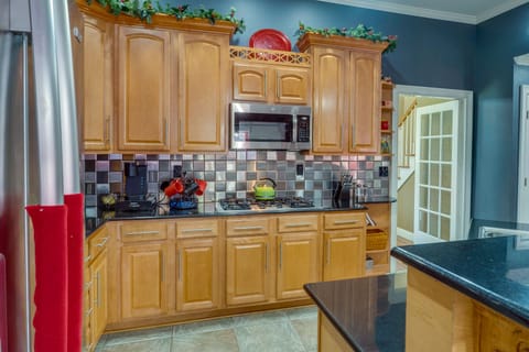 Kitchen | Dishwasher | Tea Kettle | Crockpot