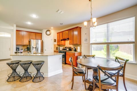 Dining Table | Dishware/Flatware Provided