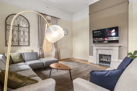 Living room with 65" TV