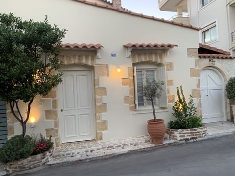ΕΞΩΤΕΡΙΚΗ ΑΠΟΨΗ