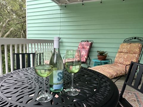 Relax on the spacious garden deck with a glass of wine and enjoy the salt air! 