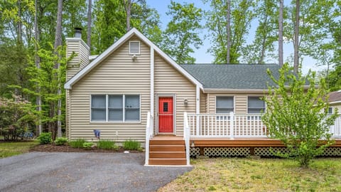 Comfortable house with pet friendly yard