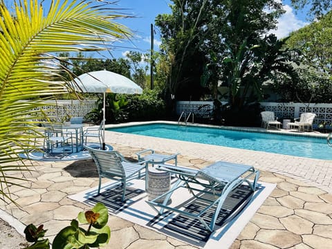 Lounge Chairs and Outdoor Dinning