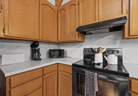 12-print-726 Marilyn Way-12