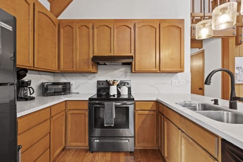 10-print-726 Marilyn Way-10