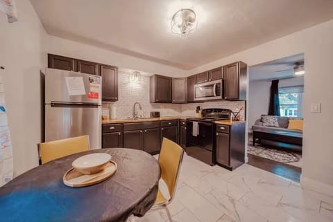 Full Kitchen and Dining Area