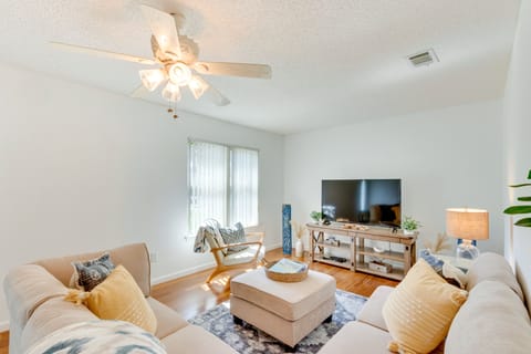 Navarre Vacation Rental | 2BR | 2BA | Stairs Required | 1,100 Sq Ft